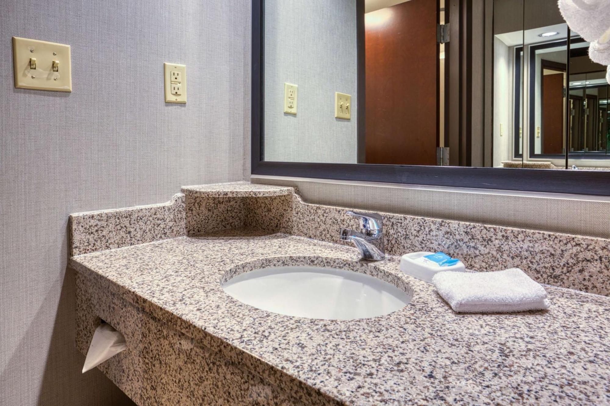 Drury Inn & Suites St. Louis - Фервь'ю-Гайтс Екстер'єр фото